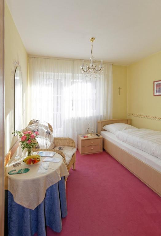 Hotel Garni Regina غوسوينستين الغرفة الصورة